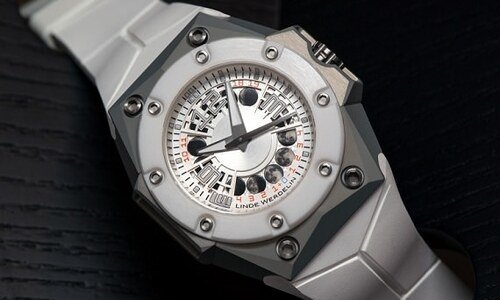 Linde Werdelin resurfaces with the new Oktopus MoonLite – White