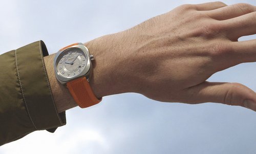 Hermès H08 expands with two titanium variations