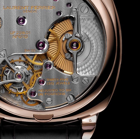 Laurent Ferrier squares the circle with new Régulateur model