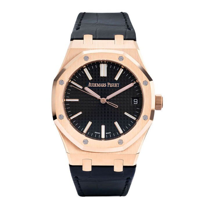 This rose gold Audemars Piguet Royal Oak “Jumbo”, Ref 15510, sports a black dial and matching alligator strap.