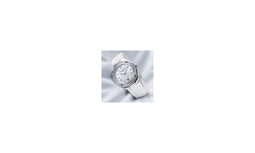 Time jumps and flies at Baume & Mercier 
