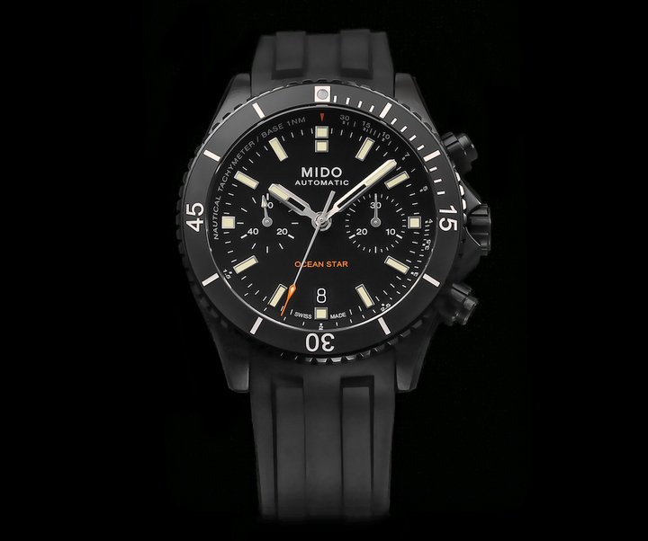 The Ocean Star model comes in a chronograph version for the first time this year. Mido's automatic Calibre 60 is housed in a black DLC-treated stainless steel case. The screw-down case back reveals a polished starfish relief.