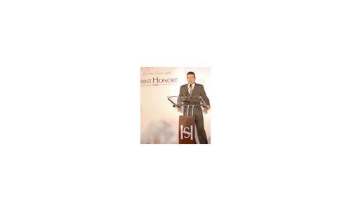 Saint Honor&#x00E9; extends its network of exclusive stores and supports sick children 