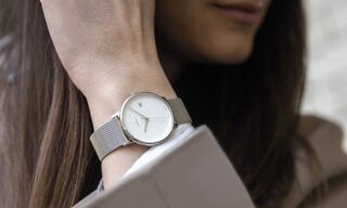 Junghans Form Damen, stylishly simple