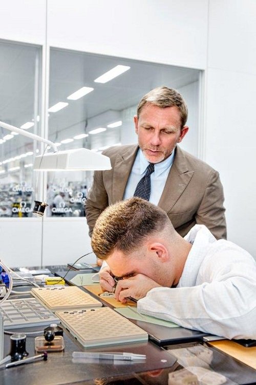  Daniel Craig sees where James Bond's Omegas are made