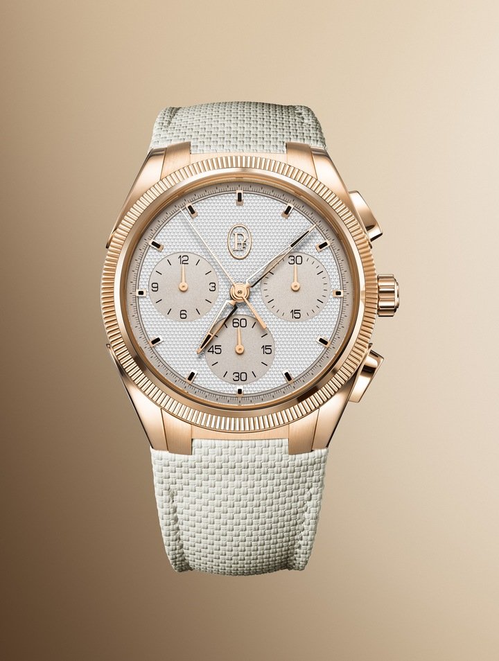 The Tonda PF Sport Chronograph Sandstone is cased in 18k rose gold. The textured rubber strap takes its tufo shade from that of rocks in Mediterranean landscapes.