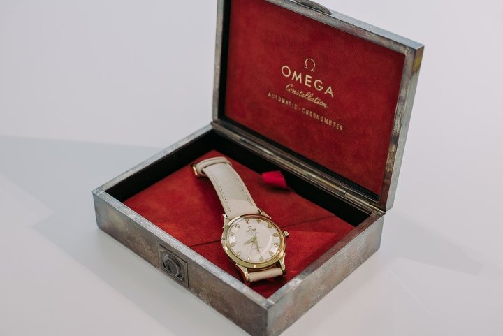With its eight stars representing its successes in chronometry competitions, it was only natural for the Omega Constellation line to become the first two-hand watch certified as a Master Chronometer.