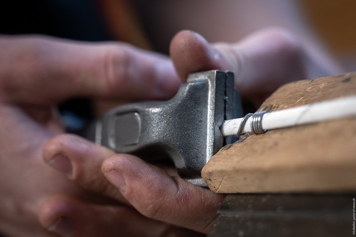 Laurent Jolliet, chain maker and master of twisted wire