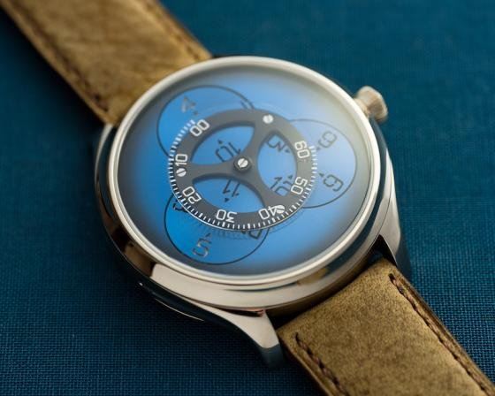 H. Moser & Cie. develops new time display system