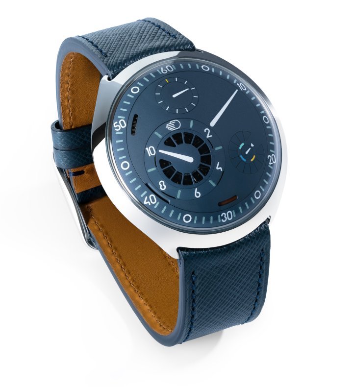Ressence reinvents the crown