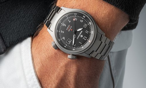 Bremont's signature orange barrel is back on the MB Meteor