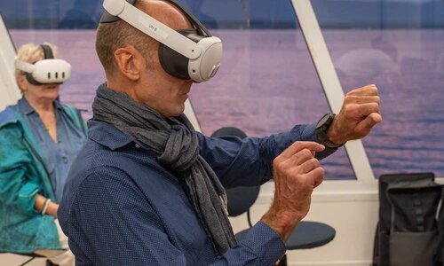 “Virtual Hall”: the symphony orchestra in the immersive era