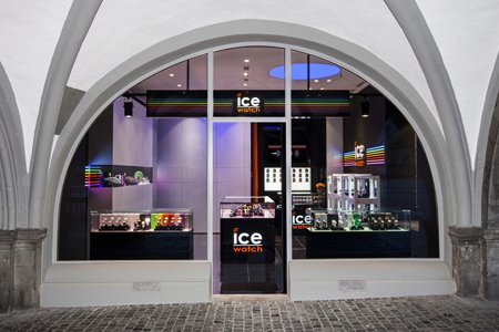 Exterior view of the Ice-Watch store in Zurich