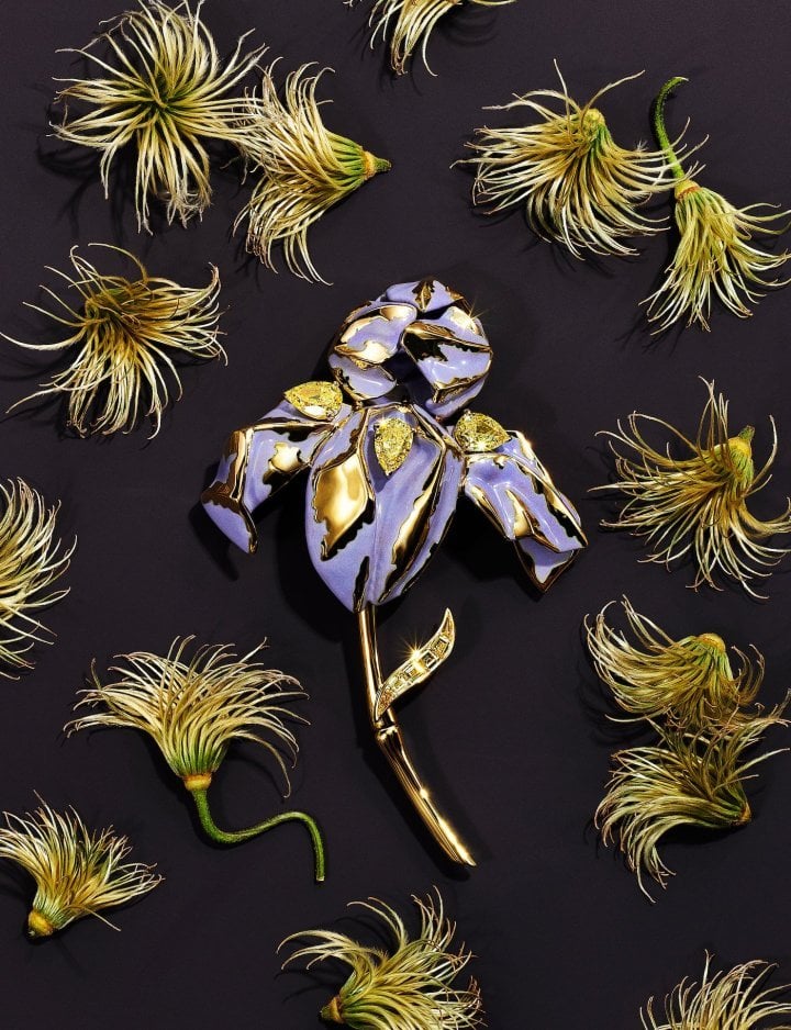  Tiffany & Co. - Collection Botanica: Blue Book 2022, Iris brooch in 18k yellow gold with enamel and Fancy Intense Yellow diamonds