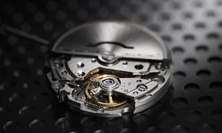 The Miyota 8215, a standard automatic calibre with a 42-hour power reserve. Height: 5.67mm. Accuracy: -20 to +40 seconds per day.