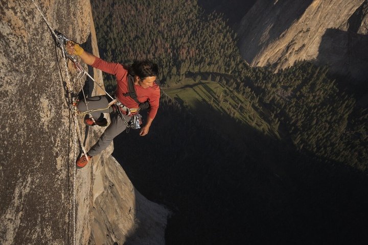 Ever dreamt of hiking with adventurer Jimmy Chin, ambassador of British brand Bremont? It's possible during Watch Week Aspen.