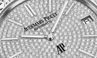 Audemars Piguet presents two new gem-set Royal Oak “Jumbo” Extra-Thin 