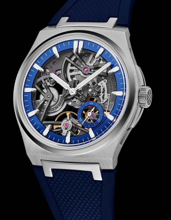 Czapek reinterprets the Antarctique in titanium