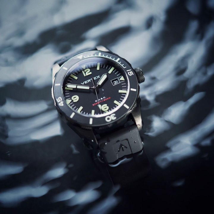 The M60 AquaLion is based on the Vertex dive watches of the 1950s and 60s.