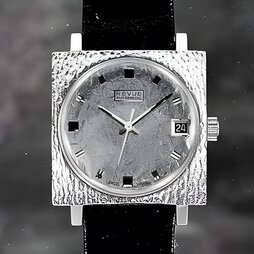 REVUE “Gold Flake”