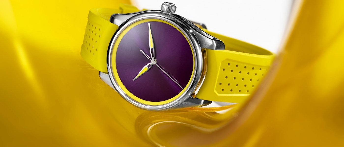 H. Moser & Cie. Pioneer Centre Seconds Sun Berry: Colour with no filter 