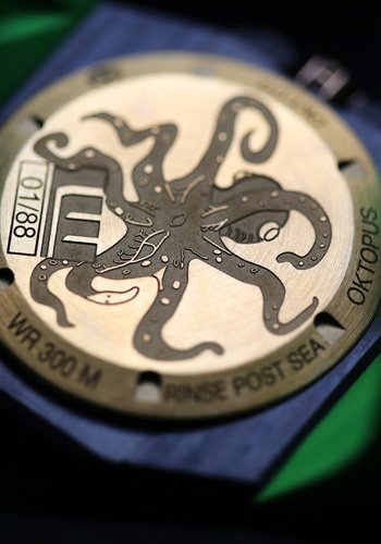 The New Oktopus Double Date Carbon Green by Linde Werdelin