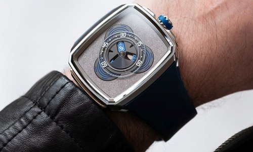 Hautlence revisits its wandering hours