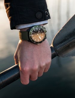 Alpina seastrong deals horological smartwatch