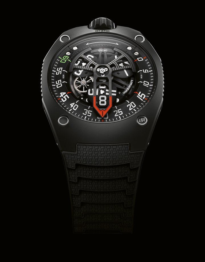 The model's retrograde mechanism is reminiscent of mechanical automatons: a flying carousel bearing the three hour satellites follows a route determined by a cam. The latter orchestrates the motion of the carousel, a performance that lasts precisely 60 minutes. As the hour hand reaches '60', depicted in green numerals, an Urwerk spring triggers the UR-150's lightning-fast attack: the retrograde hand makes a 240° jump and the hour satellites simultaneously rotate 270°. 