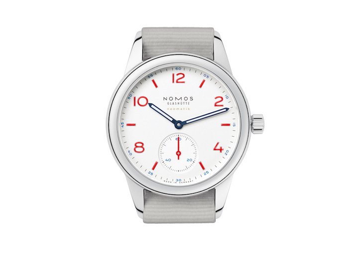 Nomos Club neomatik “white siren” 