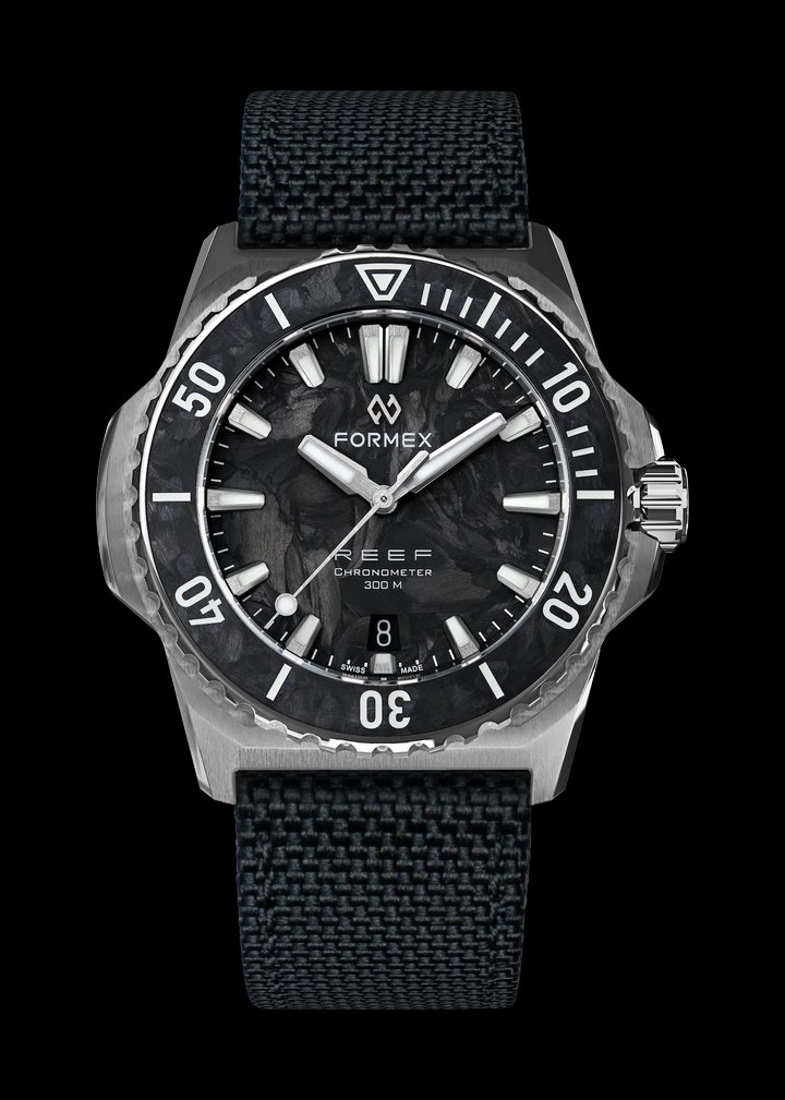 Formex Reef 39.5 - The Reef, Recast in Forged Carbon