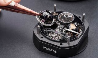 The cosmic attraction of watchmaking