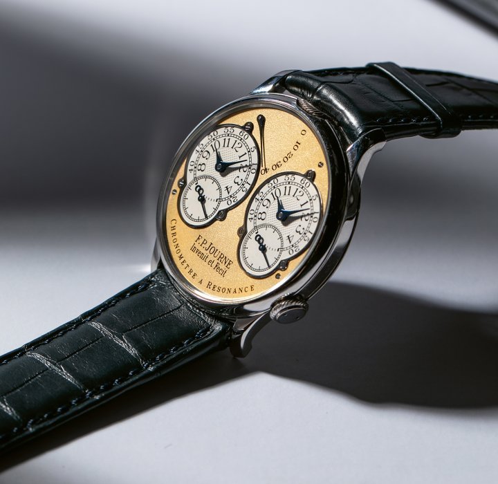 WatchBox held an exhibition-sale of rare watches by F.P.Journe and De Bethune at the first Re-Luxury fair, held in Geneva in November 2022.