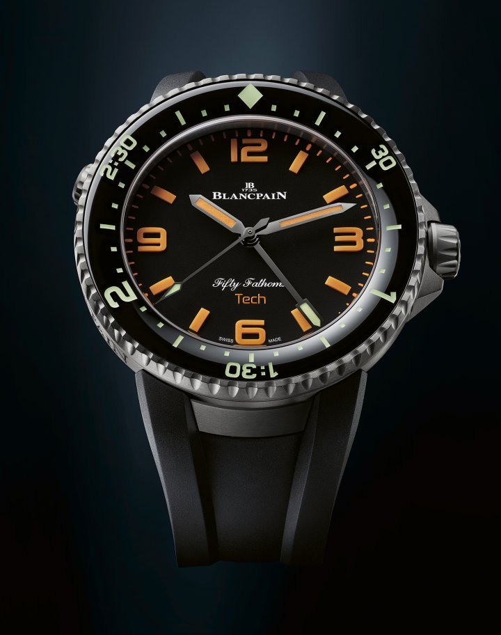 FIFTY FATHOMS TECH GOMBESSA The bezel of the Blancpain Fifty Fathoms Tech Gombessa is inscribed with a 3-hour scale that is linked to a hand that completes one full rotation in 3 hours. Jointly invented by Marc A. Hayek and Laurent Ballesta for measuring long and technical dives, this function is a world first. Four prototypes were tested for almost 50 days at a depth of 120 metres during the Gombessa V and Gombessa VI expeditions in the Mediterranean, in 2019 and 2021.
