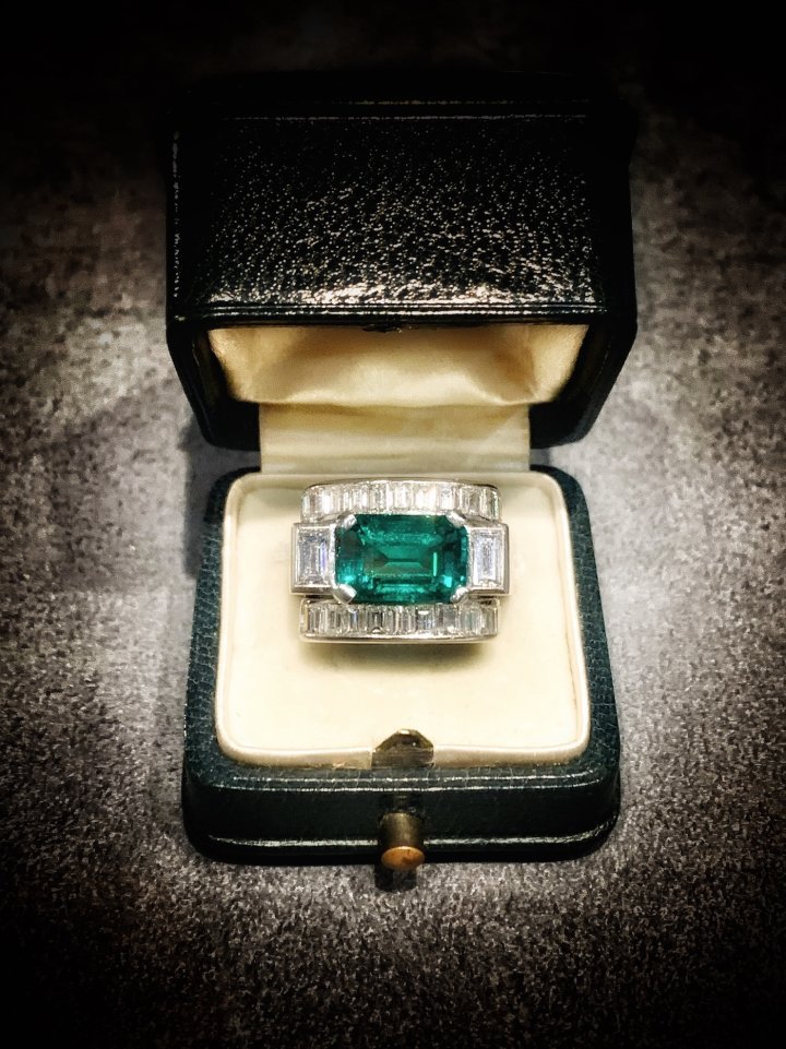 F. Torroni SA – Platinum ring with 3.16 ct emerald, from the Boucheron family collection, circa 1930
