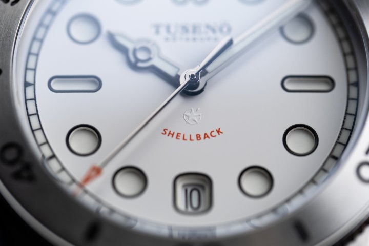 The Tusenö Shellback features a sandwich dial and generous amounts of Super-LumiNova. 