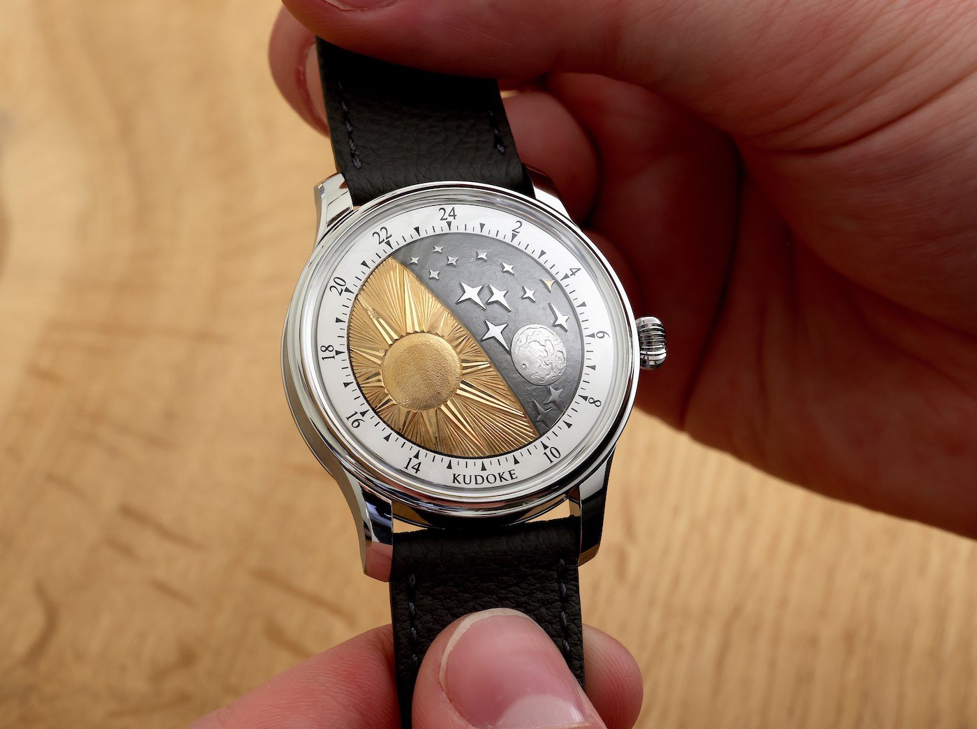 Kudoke 5 charts time in a new dimension with full day-night display