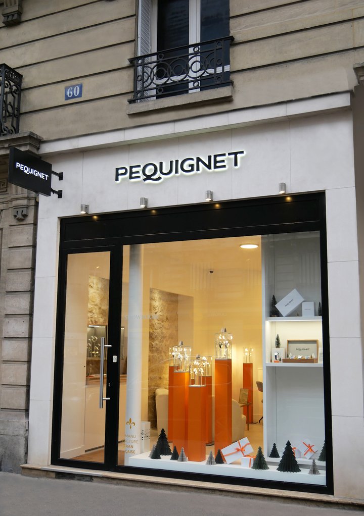 The first Pequignet flagship store, in the highly coveted Saint-Germain district of Paris, was opened in 2023.