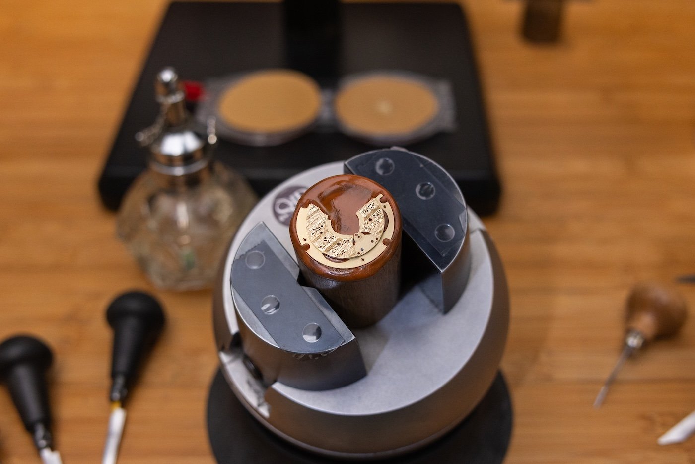 Taos presents two new unique pieces: Genèse & Odonata