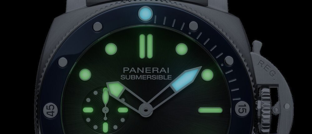 Panerai: a first 44 mm Submersible with metal bracelet