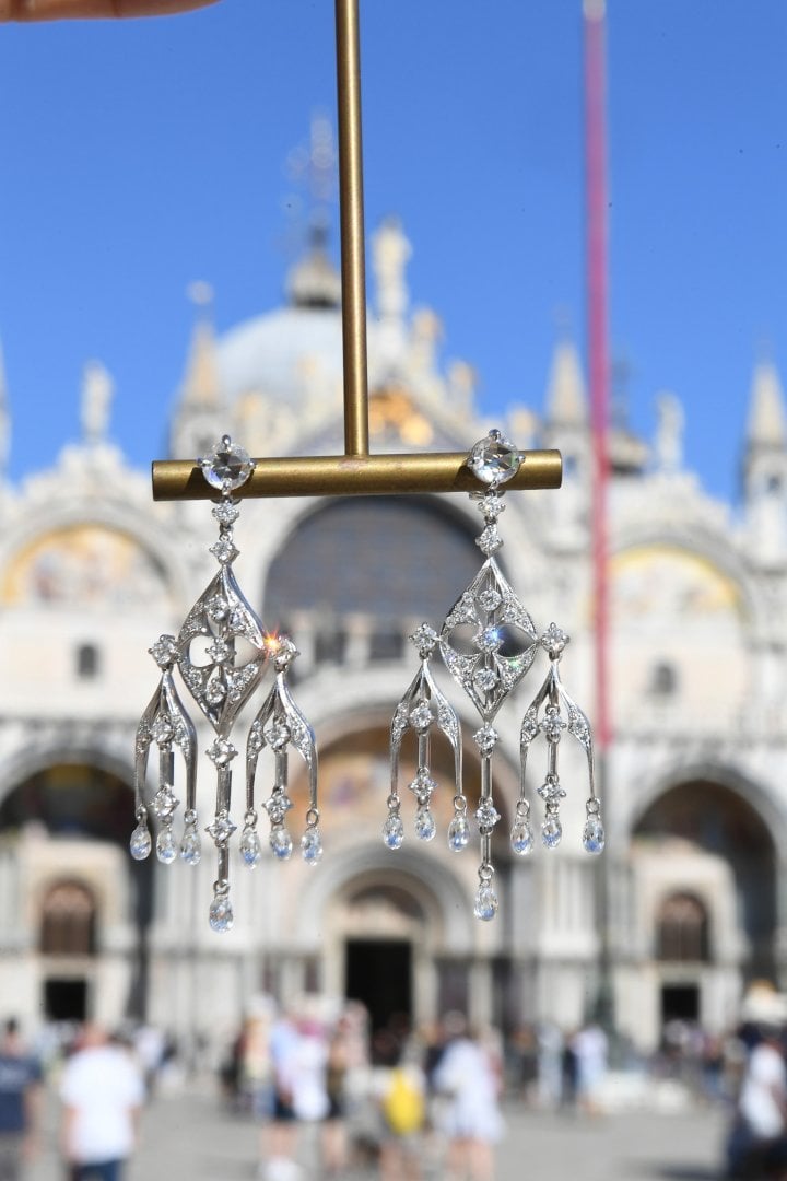 Finestre Veneziane, white gold and diamond earrings