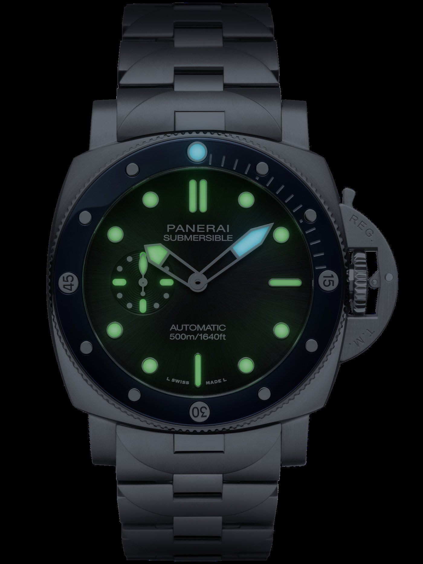 Panerai: a first 44 mm Submersible with metal bracelet