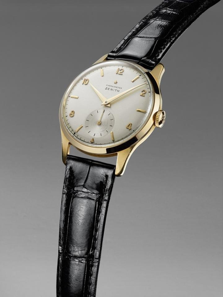 This Zenith features the chronometer Cal. 135.