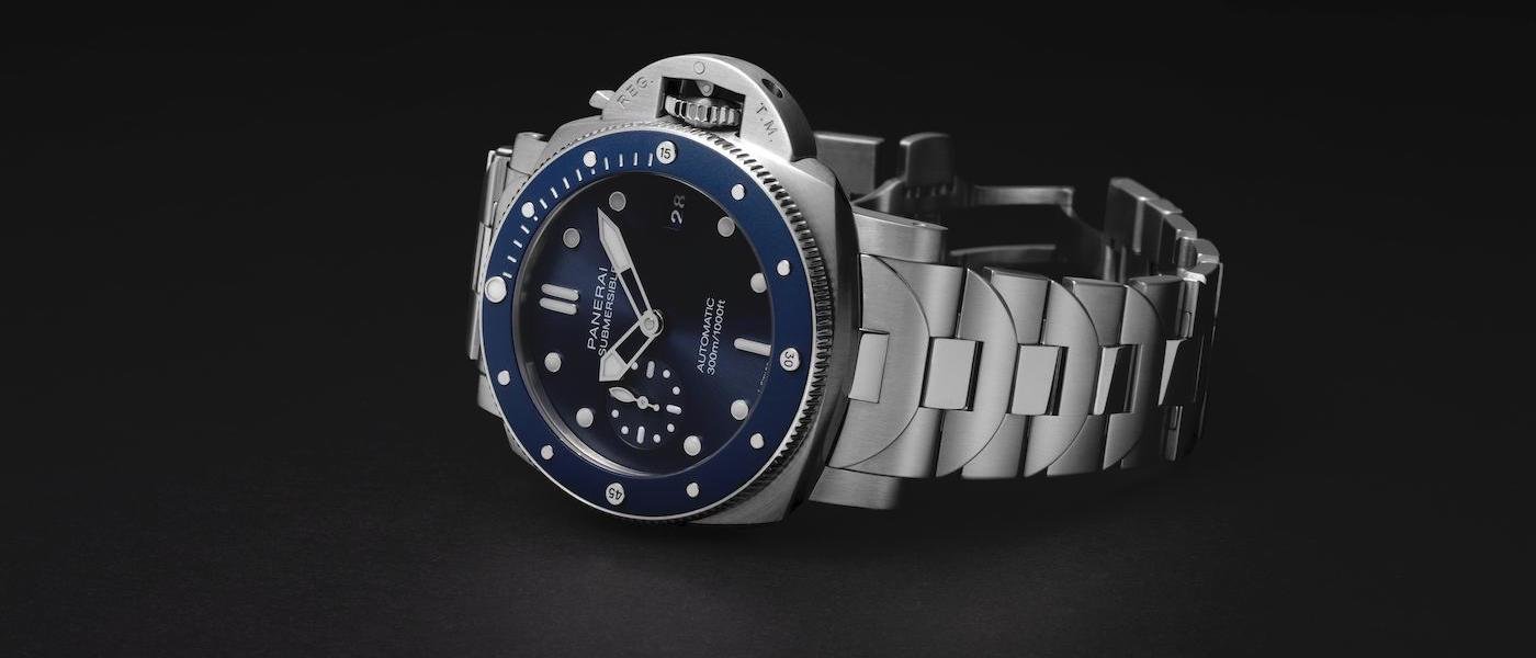 Panerai releases a new Submersible model with a metal bracelet
