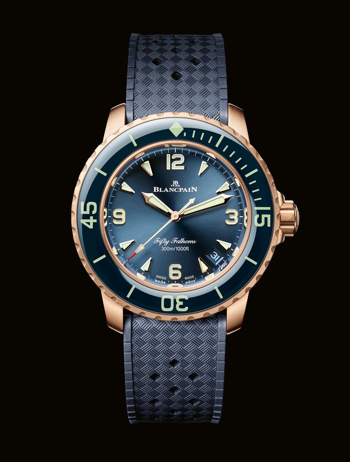 The Fifty Fathoms Automatic gets a 38mm diameter, with a choice of three materials (steel, titanium or red gold) and a black or blue dial. The automatic Calibre 1150 movement provides four days of power reserve. The Fifty Fathoms Automatic 38mm responds to growing demand for watches suited to smaller wrists.