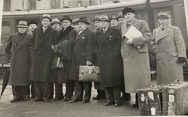 The Swiss delegation en route for Moscow. An agreement, reached after bitter negotiation, would not survive anti-communist sentiment in Switzerland.
