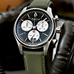 STARTIMER PILOT CHRONOGRAPH GRANDE DATE by Alpina