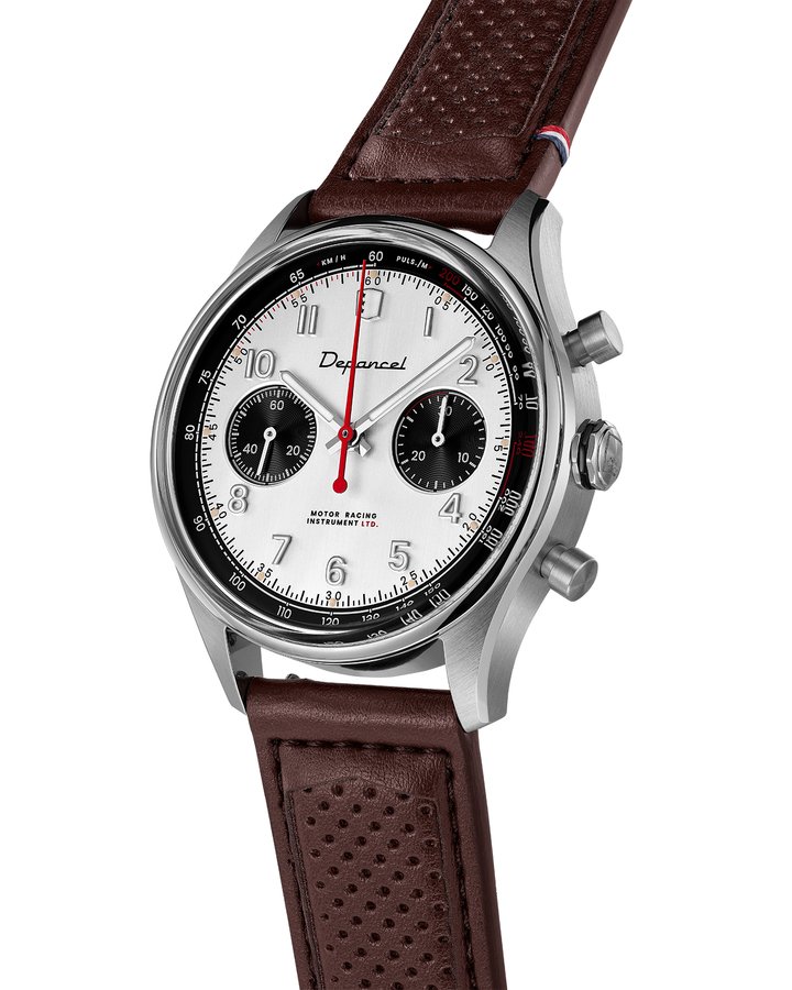 The bi-compax Allure with its piston-inspired pushers in the finest vintage chronograph tradition 