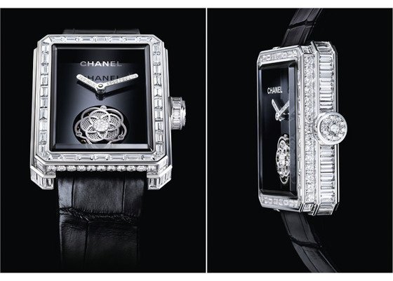 With its J12 Noir Intense, Chanel goes into prestige ceramic