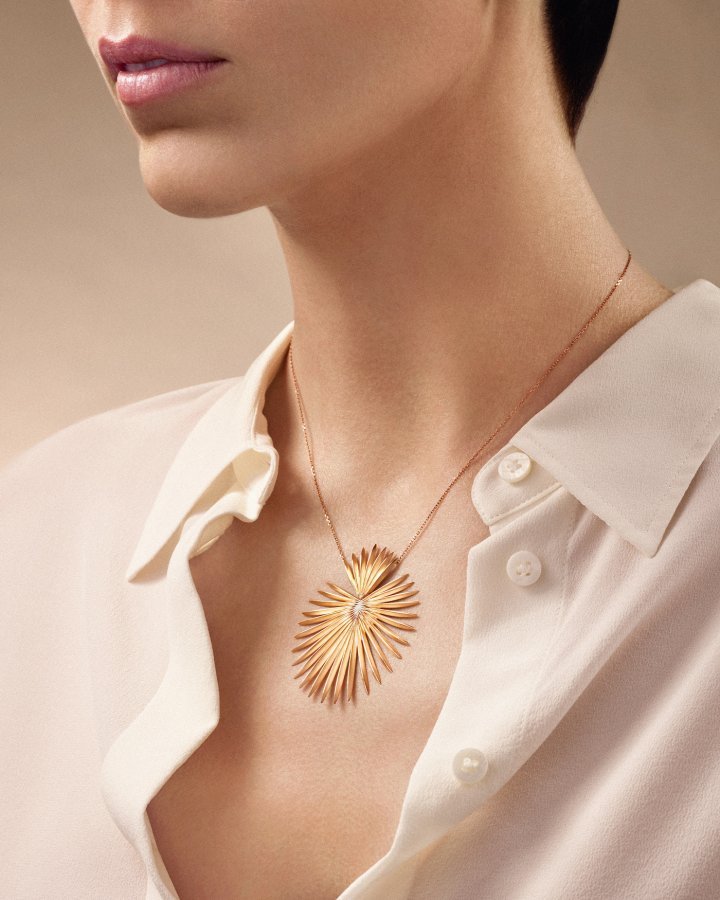 Palma pendant, inspired by the Streamliner aesthetic